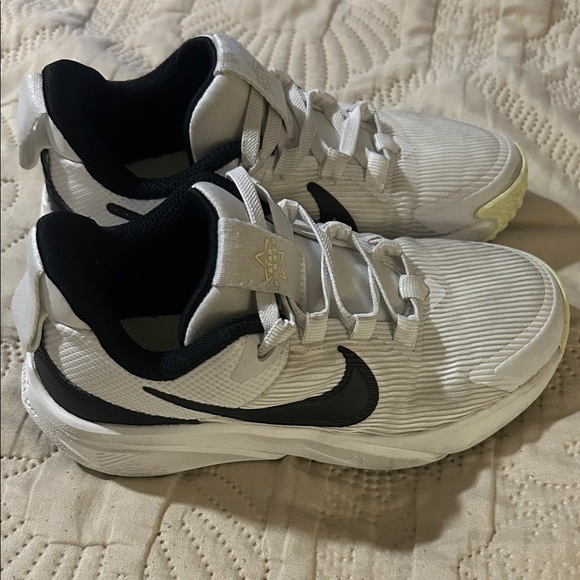 Nike Star Runner 4 White Black Kids Preschool Running Size 11.5 - Picture 3 of 8